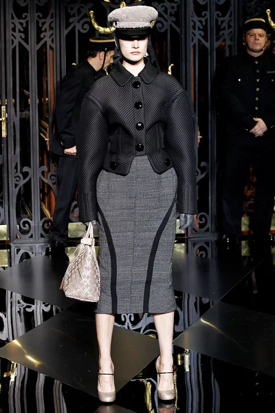 Look 13